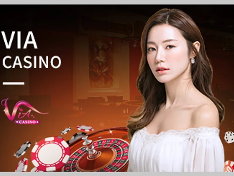 Bàn chơi Blackjack với người chia bài và người chơi